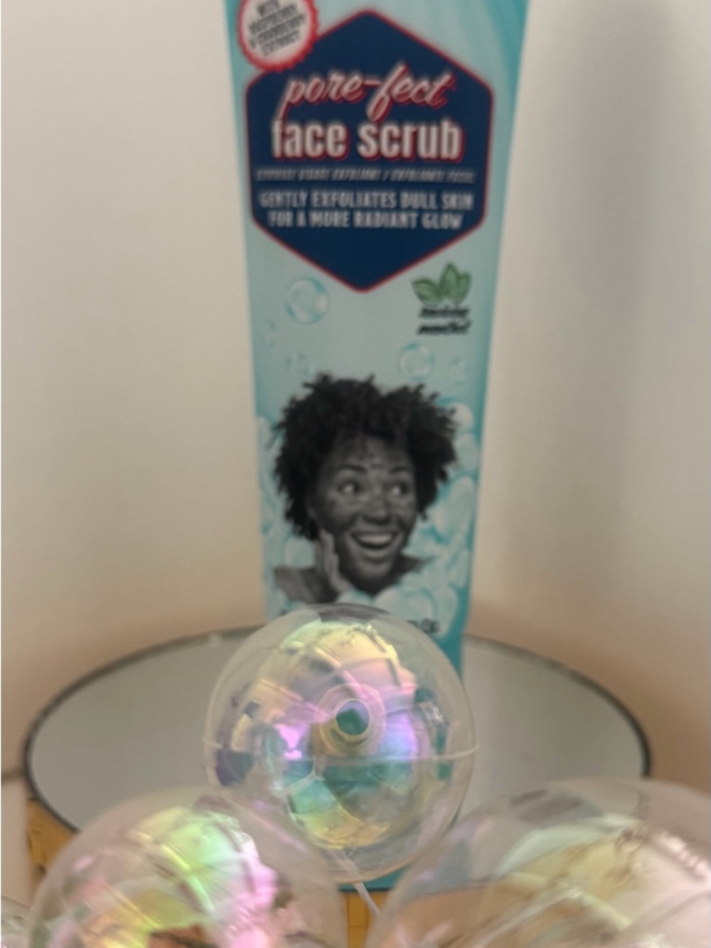 Dirty Works Pore-fect Face Scrub Raspberry Cranberry Extract & Reviving Menthol - Picture 8 of 9